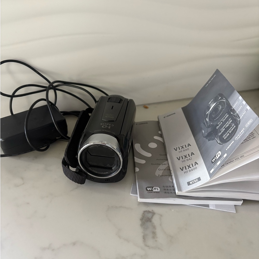 Canon VIXIA HF R400 Black Camcorder